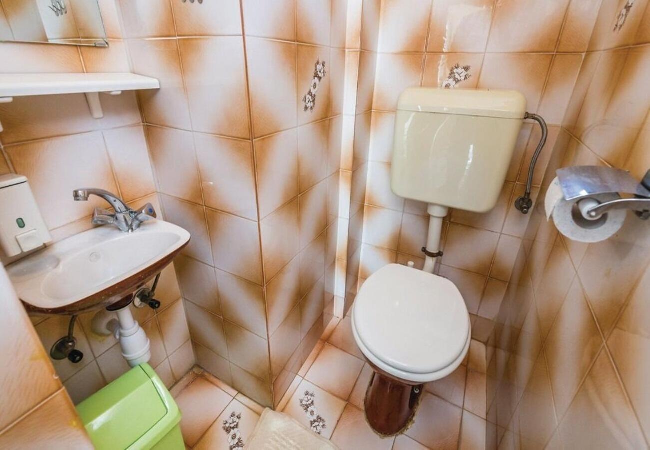 Apartment Dari ロヴラン エクステリア 写真